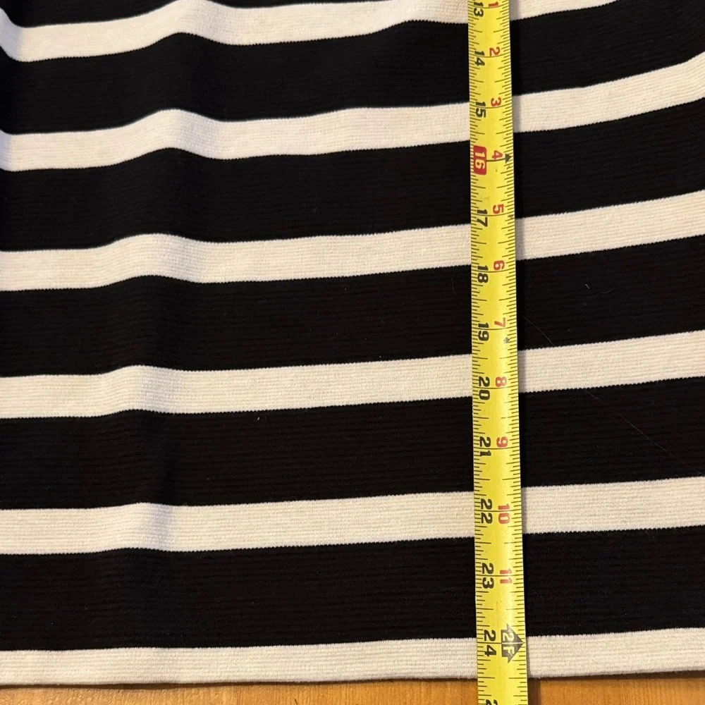 Talbot’s Black and White Striped Short Sleeve Tee with tie back Size M - Picture 4 of 8